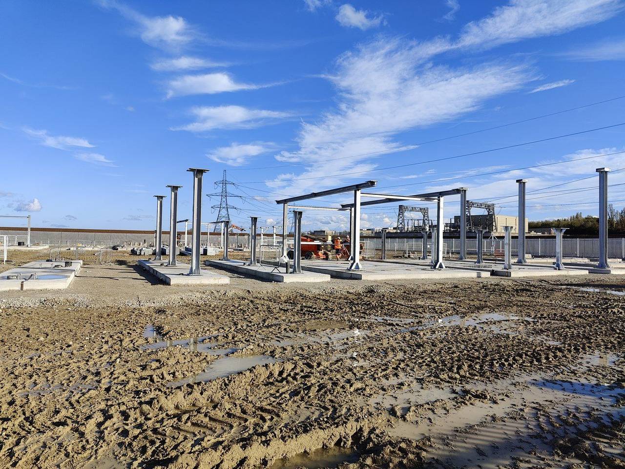 Switchroom building under construction on Helicasol pile foundations, Cleve Hill