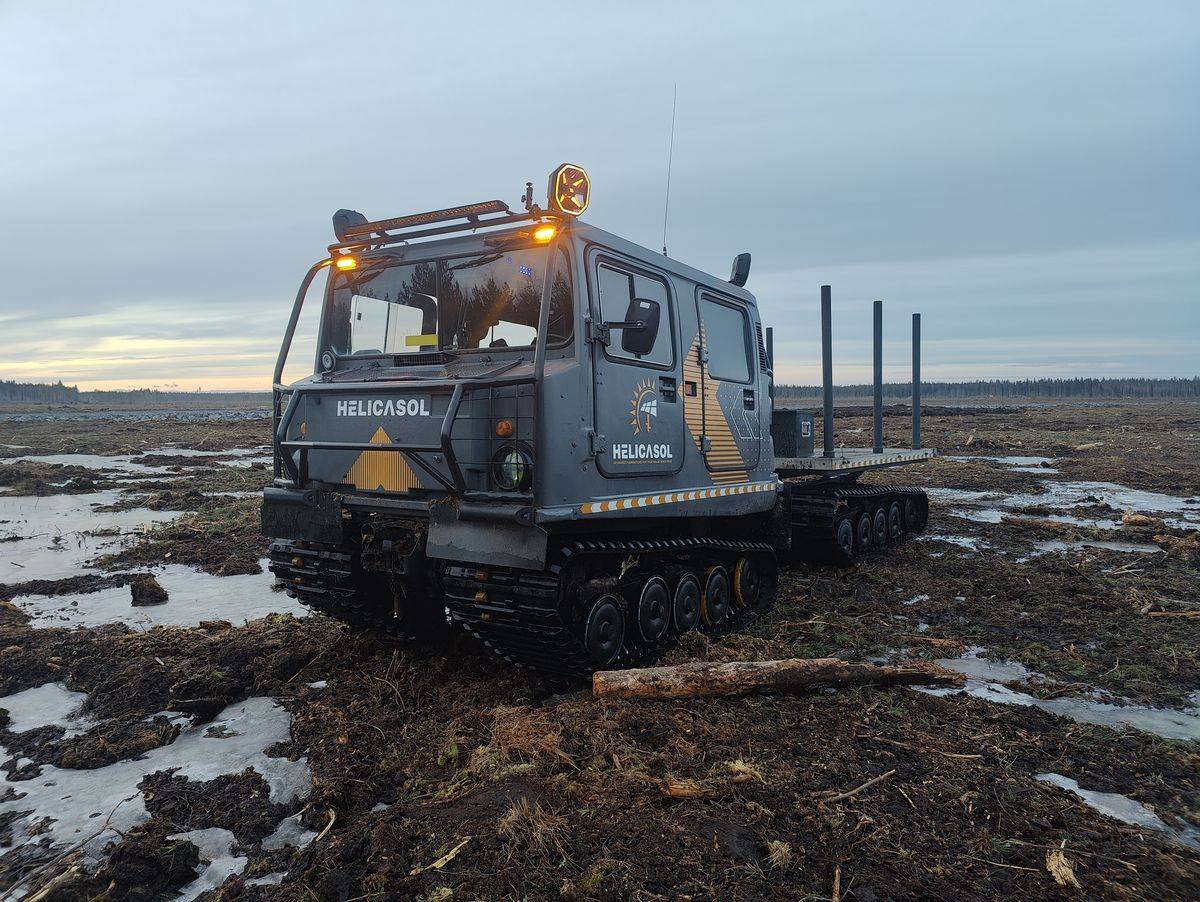 Helicasolin Bandvagn-telavaunu turvemaaperässä